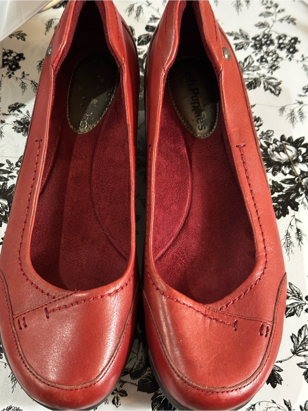 Hush Puppies Red Leather Comfort Flats Women’s Size 7.5